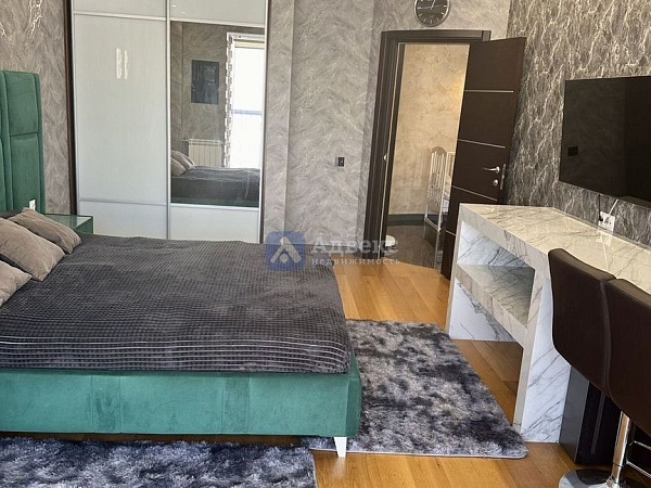 Квартира 3-комн., 95 м²