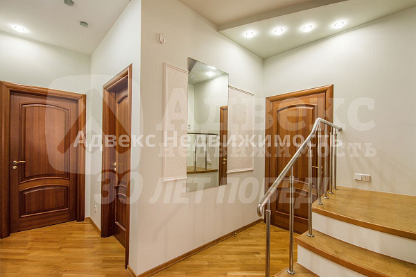 Квартира 4-комн., 185.3 м²