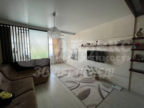 Квартира 3-комн., 122 м²