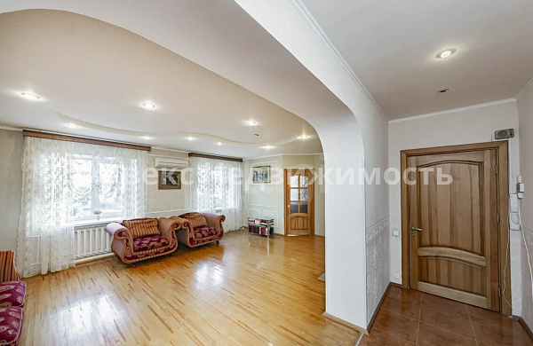 Квартира 3-комн., 92 м²