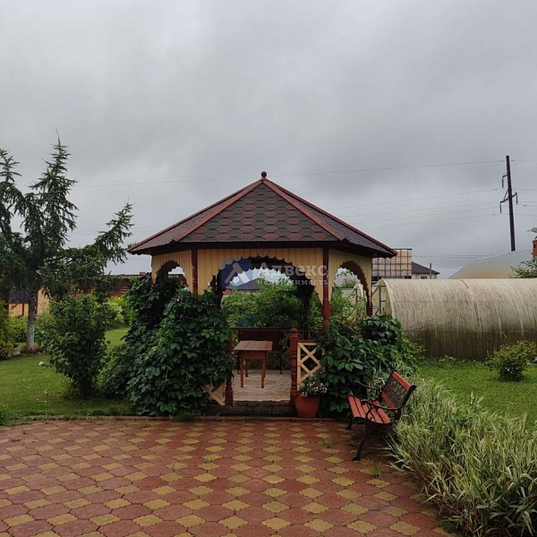 Коттедж 240 м²