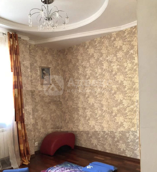 Квартира 5-комн., 225.4 м²