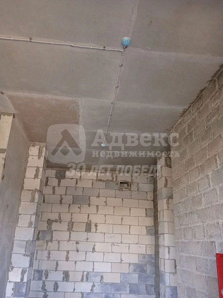 Ищете идеальное место для офиса в центре города? Предлагаем вашему вниманию аренду офиса площадью 54.80 кв.м. на 1 этаже 17-этажного дома. Это идеальное пространство для вашего бизнеса!

Офис имеет одну комнату, что позволит вам организовать удобное рабоч