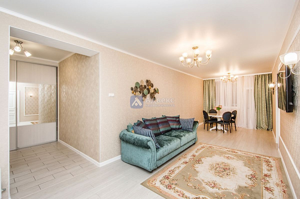 Квартира студия, 88.9 м²