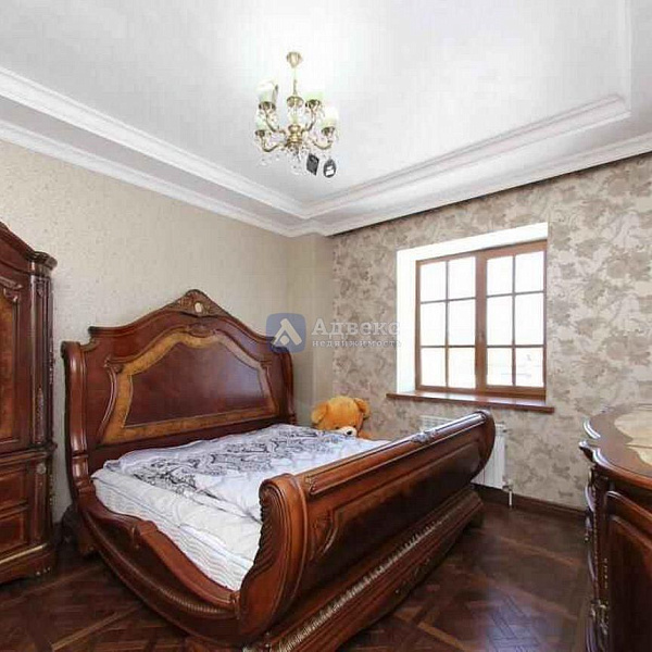 Коттедж 260 м²