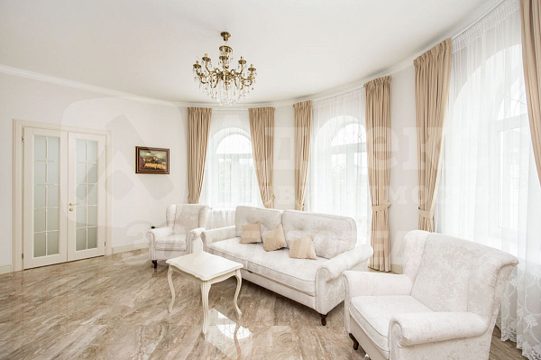 Коттедж 410 м²