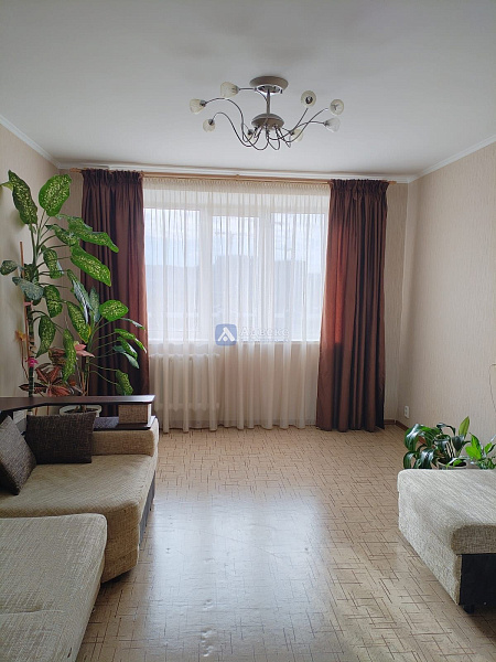 Квартира 4-комн., 105.7 м²
