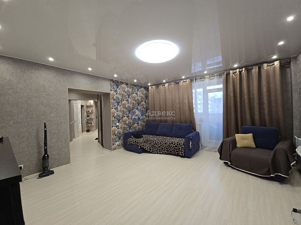 Квартира 3-комн., 111 м²