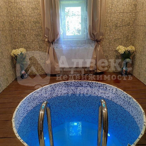 Дом, 301.2 кв.м.