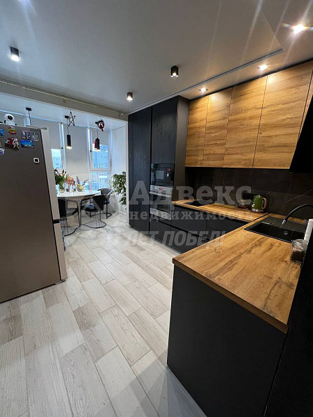 Квартира 3-комн., 85 м²