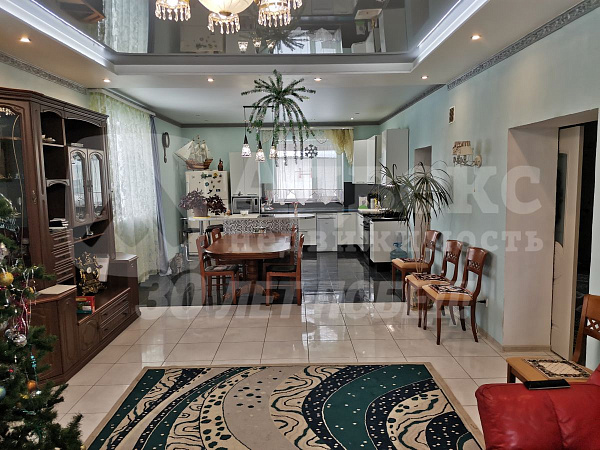 Коттедж 207 м²