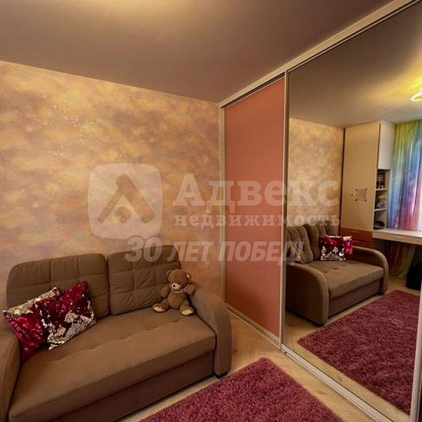 Квартира 3-комн., 146.3 м²