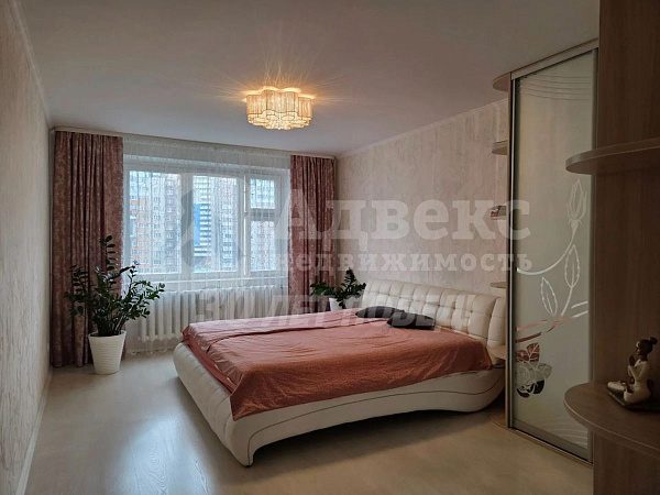 Квартира 3-комн., 90.2 м²