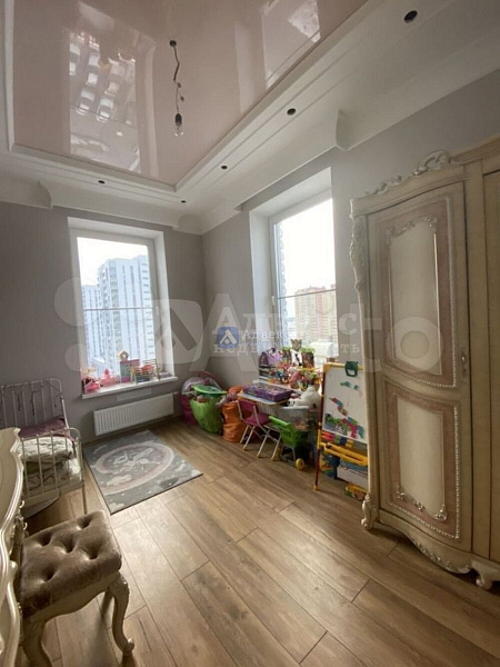 Квартира 3-комн., 93.7 м²