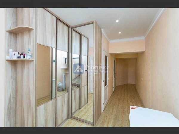 Квартира 3-комн., 109 м²