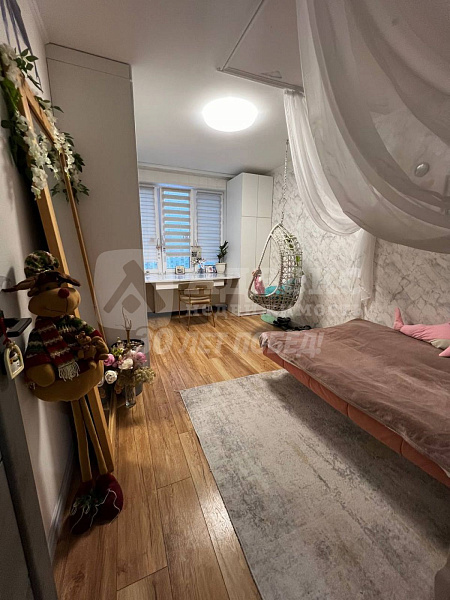 Квартира 3-комн., 85 м²