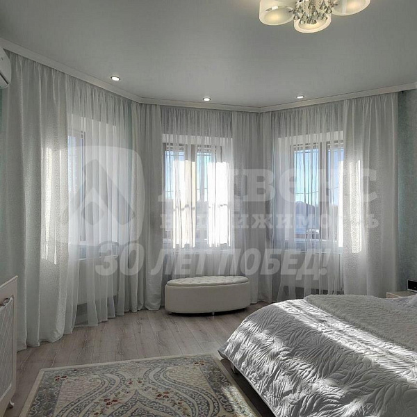 Коттедж 301.2 м²