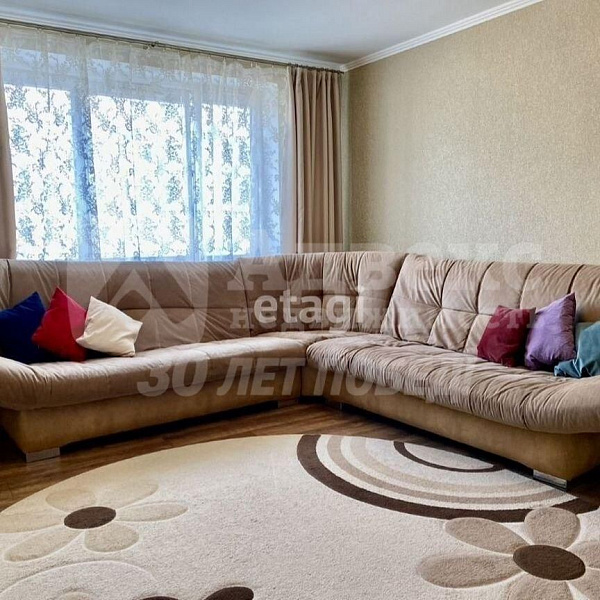 Квартира 3-комн., 901 м²