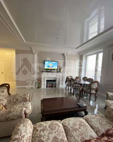 Квартира 3-комн., 93.7 м²