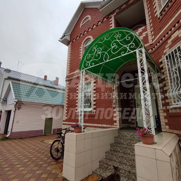 Коттедж 240 м²