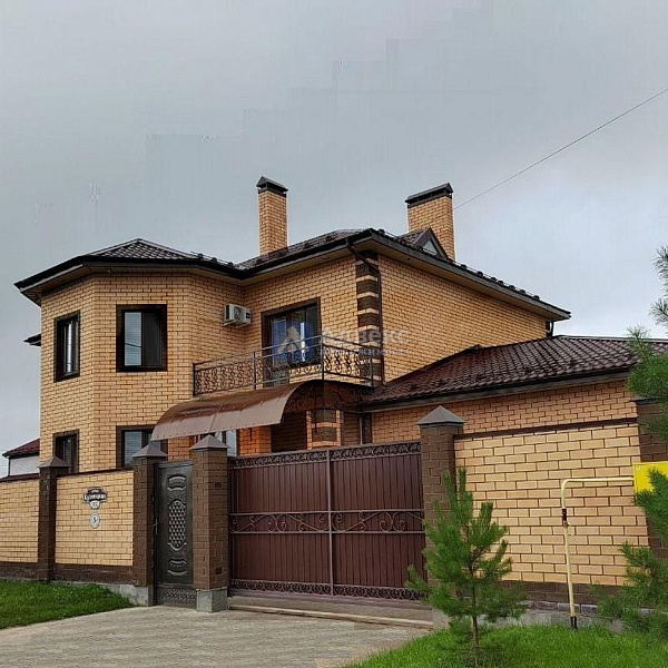 Коттедж 301.2 м²