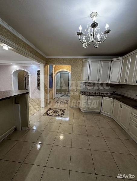 Квартира 4-комн., 121.6 м²
