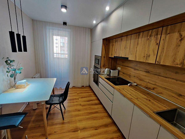 Квартира 3-комн., 80 м²