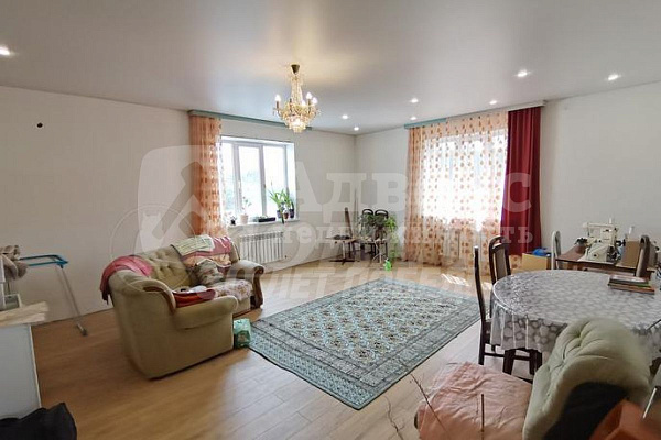 Коттедж 260 м²