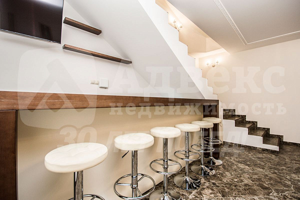 Дом, 410 кв.м.