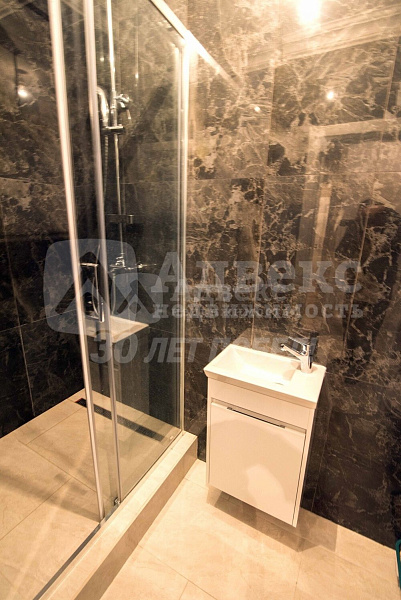 Квартира 3-комн., 105.4 м²