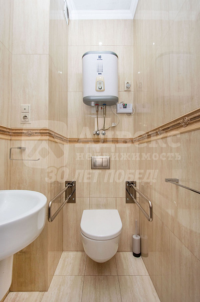 Квартира 4-комн., 156 м²