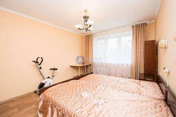 Квартира 3-комн., 93 м²