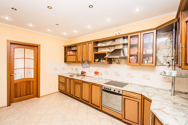 Квартира 3-комн., 107.7 м²