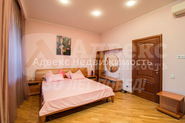 Квартира 4-комн., 185.3 м²