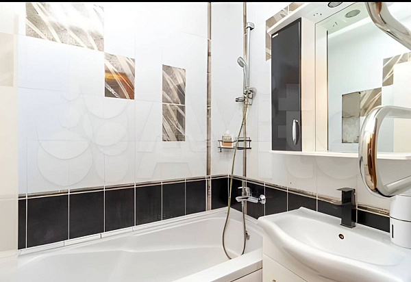 Квартира 3-комн., 725 м²