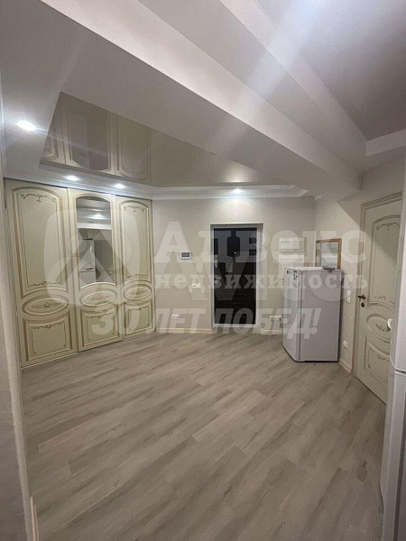 Квартира 2-комн., 76 м²