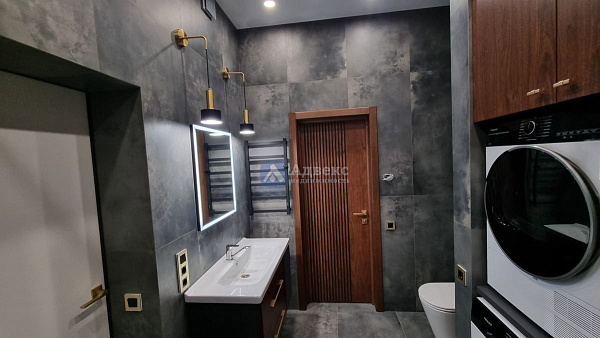 Коттедж 196 м²