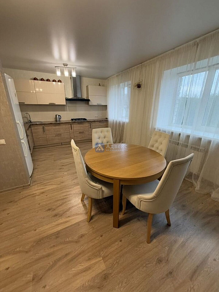 Квартира 3-комн., 72 м²