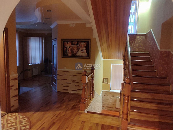 Коттедж 240 м²