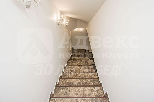 Коттедж 410 м²