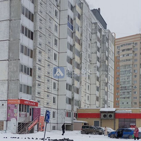 Квартира 3-комн., 82 м²