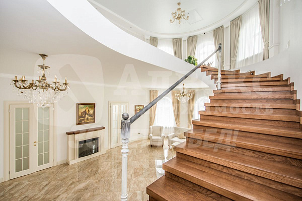 Коттедж 410 м²