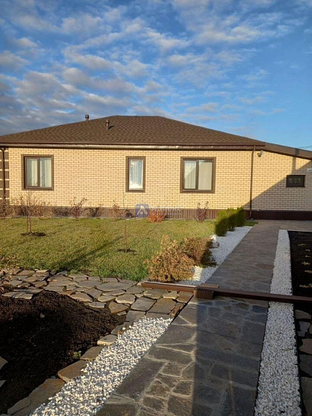 Коттедж 200 м²