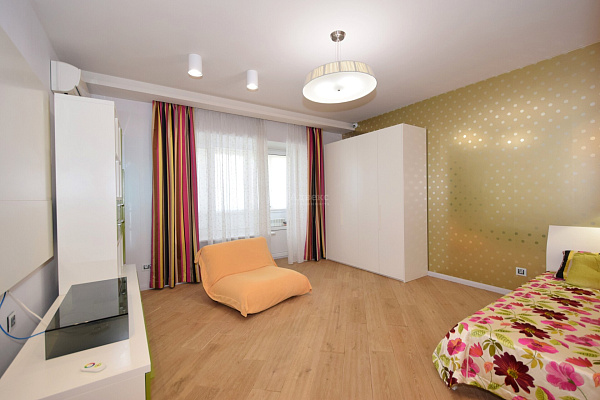 Квартира 3-комн., 128 м²