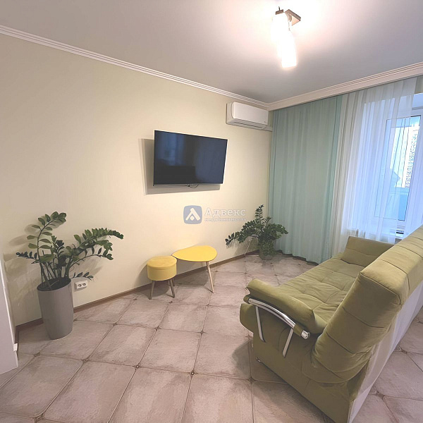 Квартира 2-комн., 76 м²