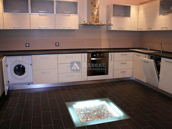 Квартира 3-комн., 100 м² Квартира 3-комн., 100 м²