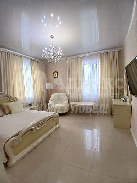 Коттедж 200 м²