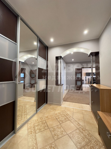 Квартира 3-комн., 137.3 м²