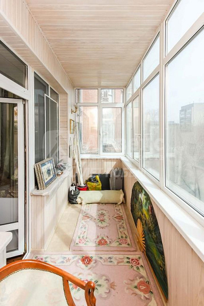 Квартира 4-комн., 242.6 м²