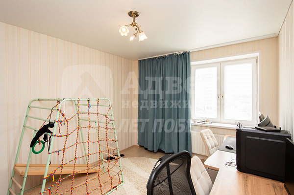 Квартира 3-комн., 77 м²